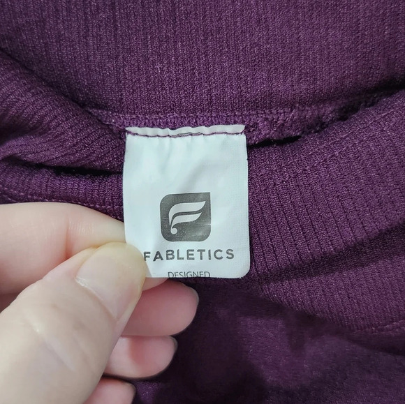 Fabletics Women's Leggings Deep Purple Cropped Cutout Raw Hem Workout Yoga Train - Picture 7 of 7